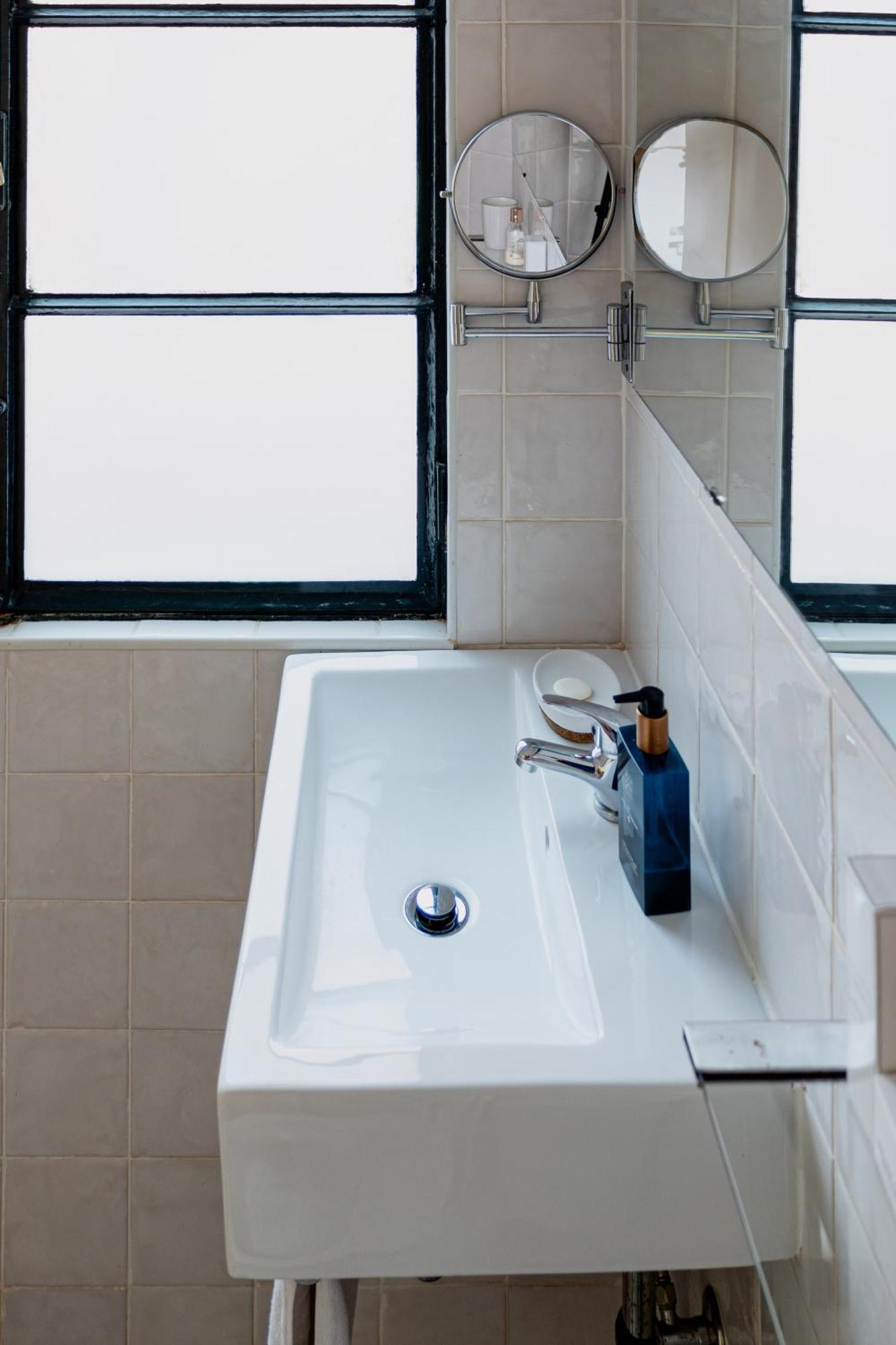 Angels Homes-N27, 3ºfloor - Bairro Tipico, Centro Lisboa Buitenkant foto